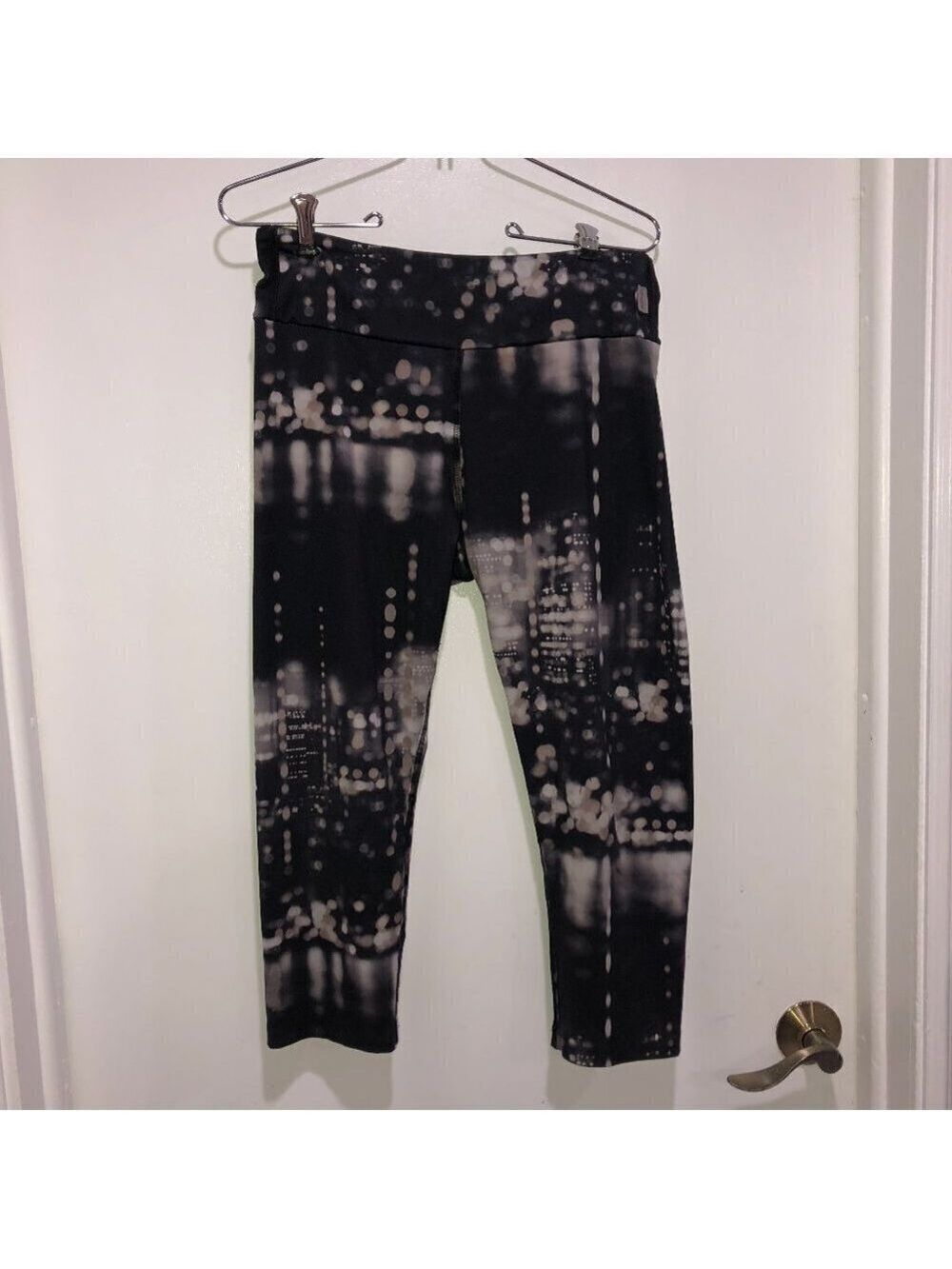 5 for $10 Ladies KOS USA Athletic Capri Size L